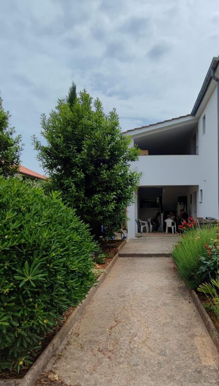 Apartmani 1 Pinezici Exterior foto